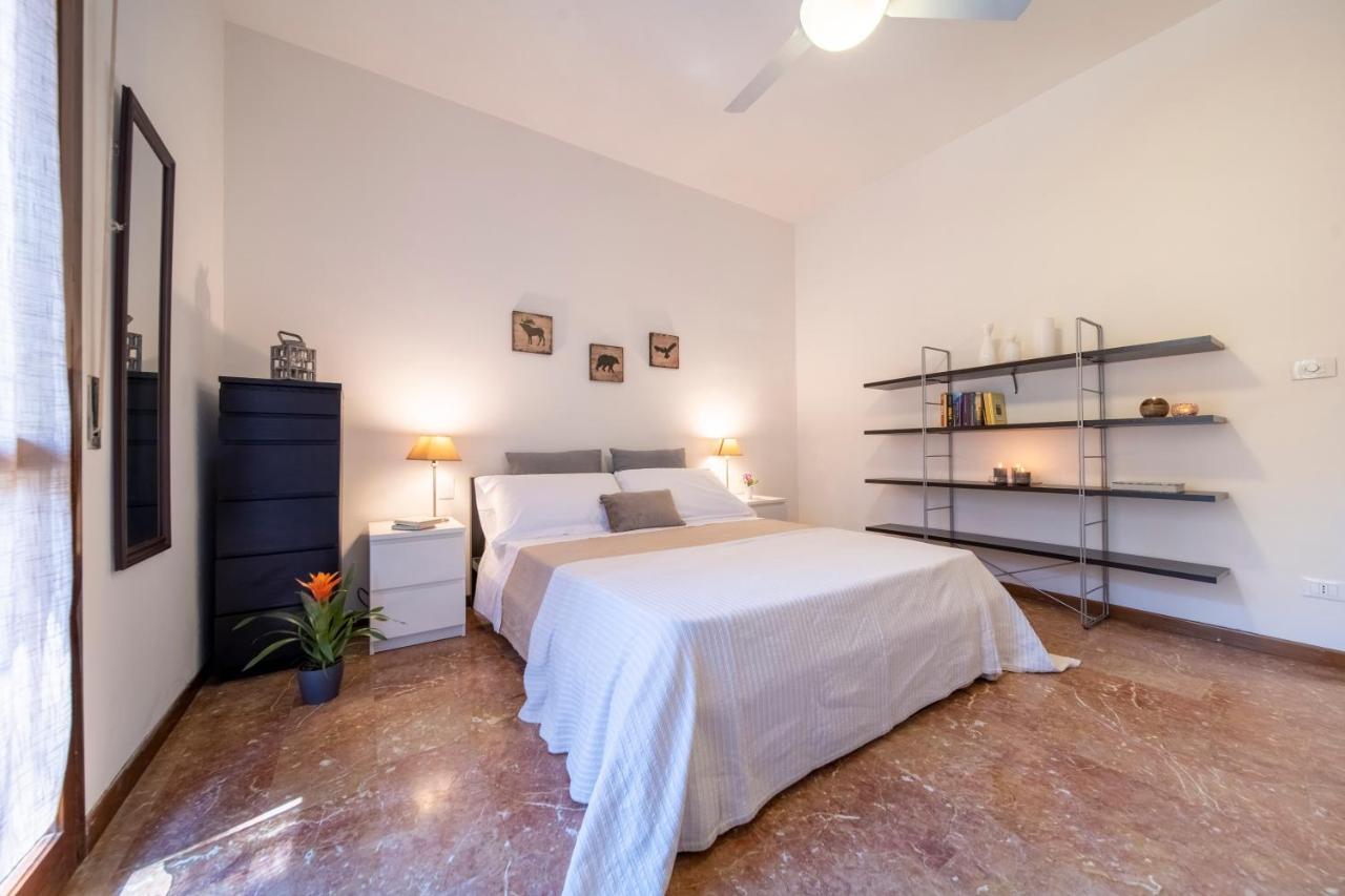 Cozy Roman Apartment With Parking 佛罗伦萨 外观 照片