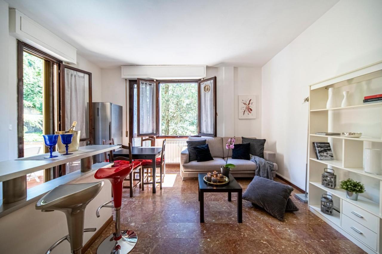Cozy Roman Apartment With Parking 佛罗伦萨 外观 照片